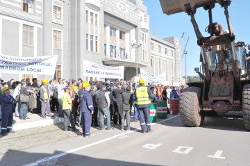 Protestul portuarilor se mută în Capitală, la Ministerul Transporturilor